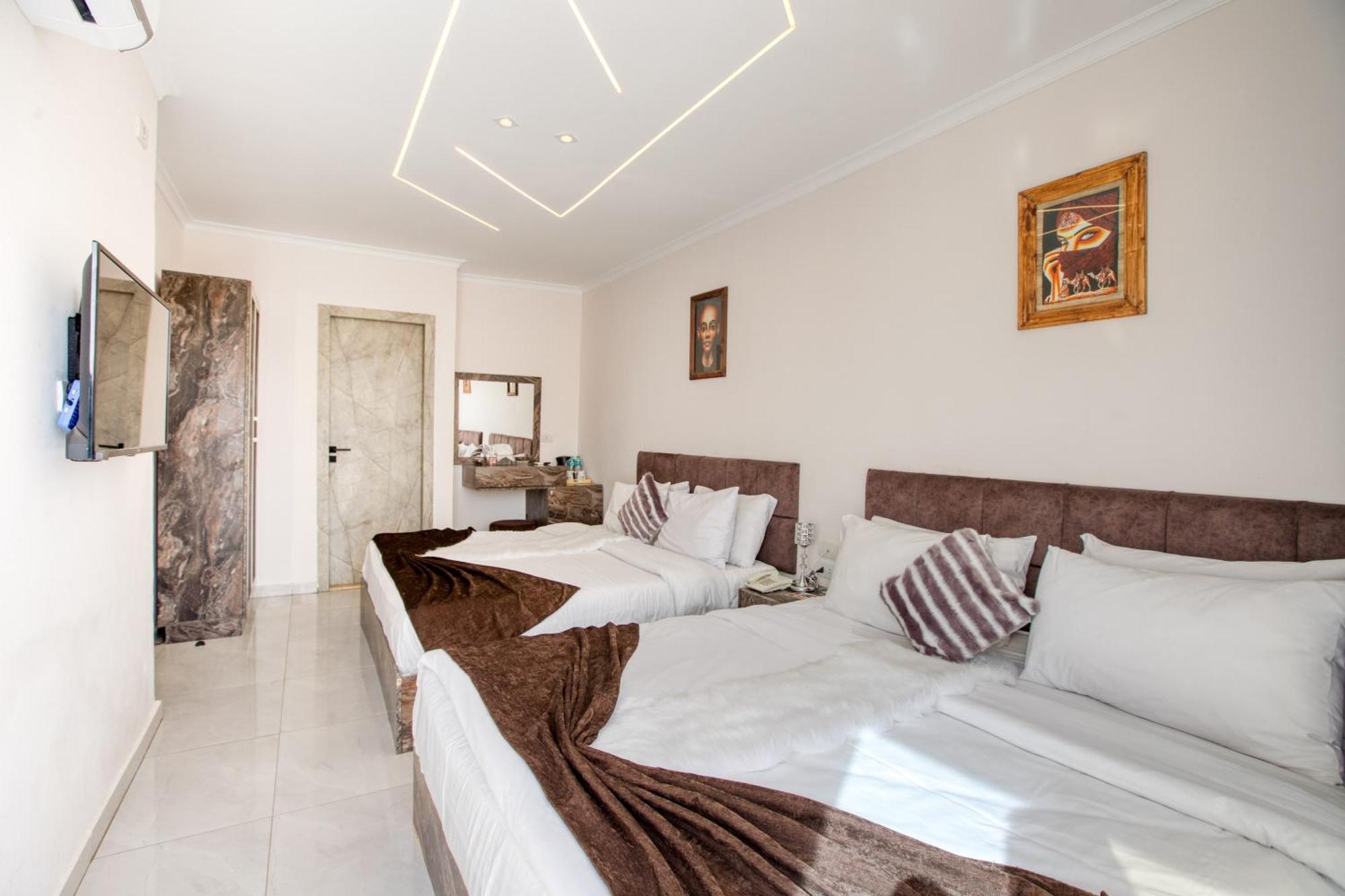 Tree Lounge Pyramids View Inn , Sphinx Giza Kafret el-Gabal المظهر الخارجي الصورة